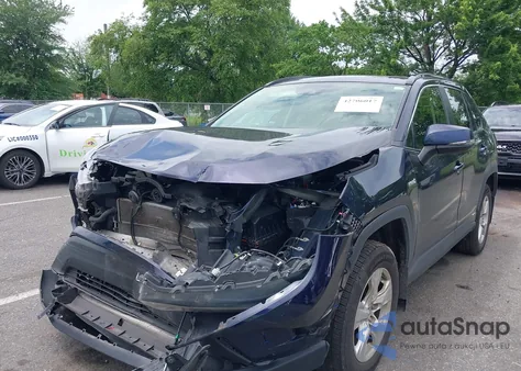 2019 Toyota Rav4 Xle from USA, damaged, VIN JTMRWRFV9KD029988